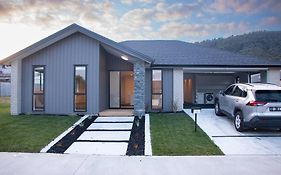 Fabulous 4 Bedrooms House In Rotorua